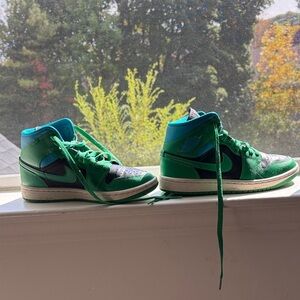 Nike Kids Sneakers Green and Teal only wearing them once